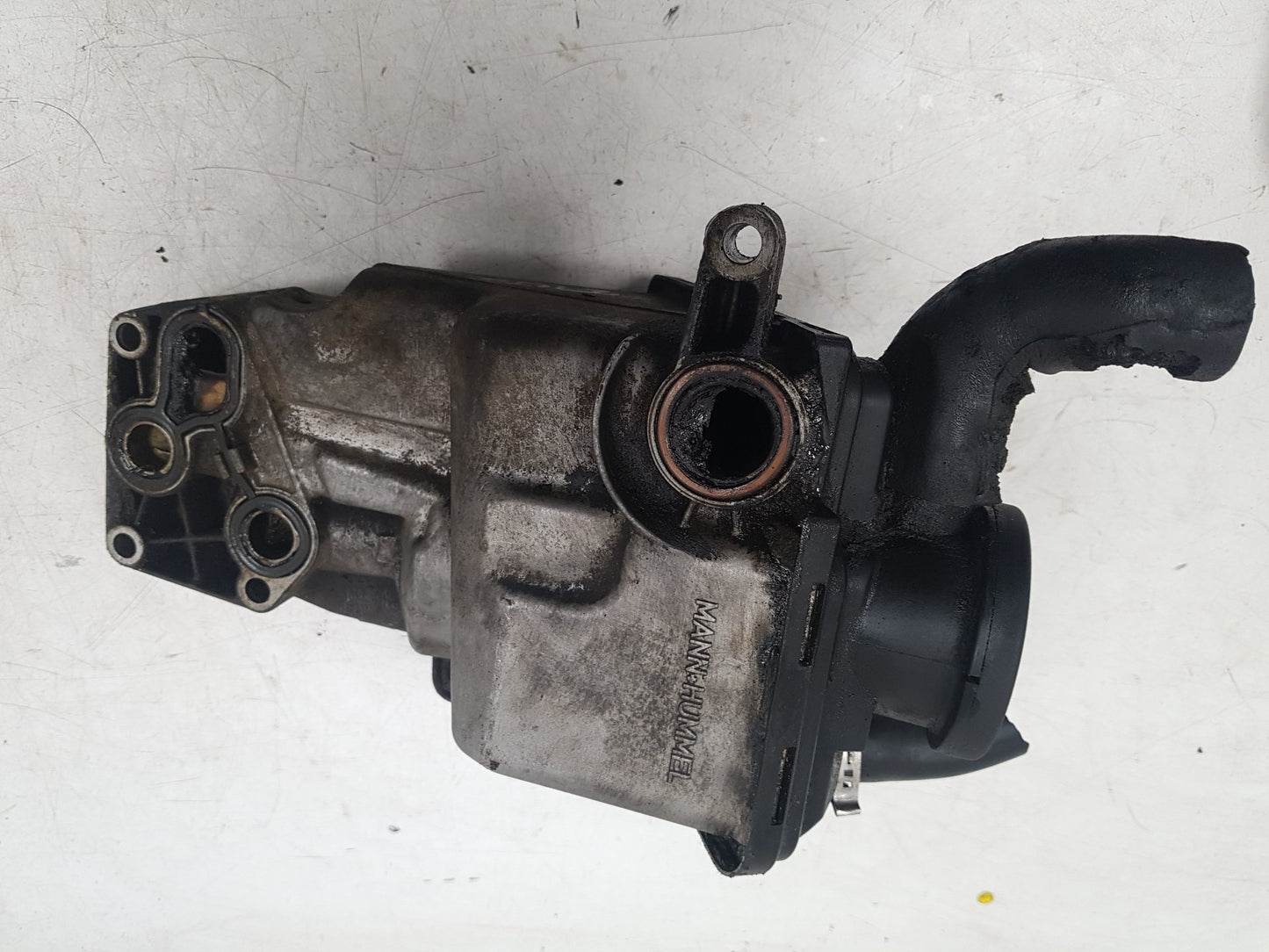 2007 Volvo C70  Convertible Oil Filter Housing 30684381