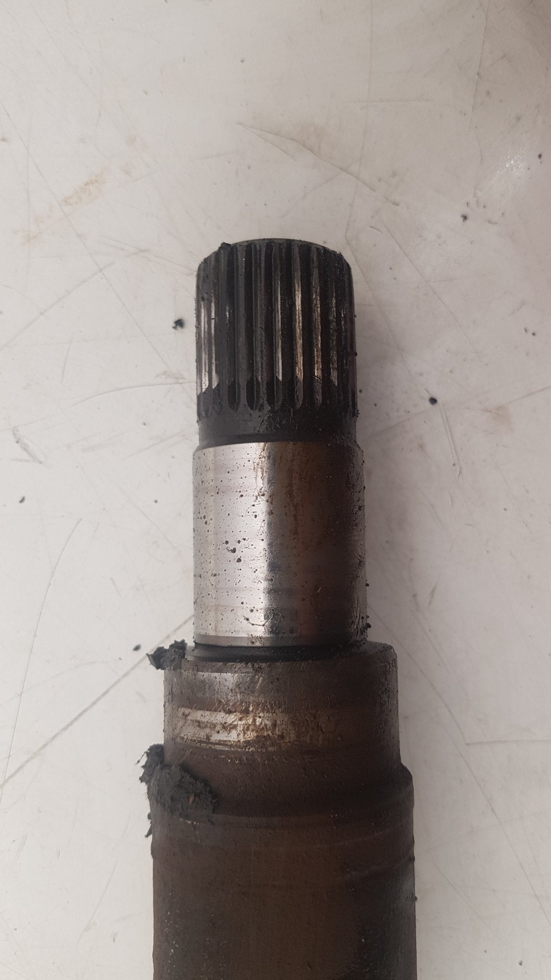 2005 - 2012 Volvo S40  Saloon Driveshaft (Manual) UK Drivers Side Front. 31256933