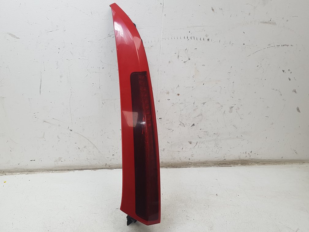 2002 - 2007 Volvo XC90   REAR/TAIL LIGHT UPPER (PASSENGER SIDE) 30678220