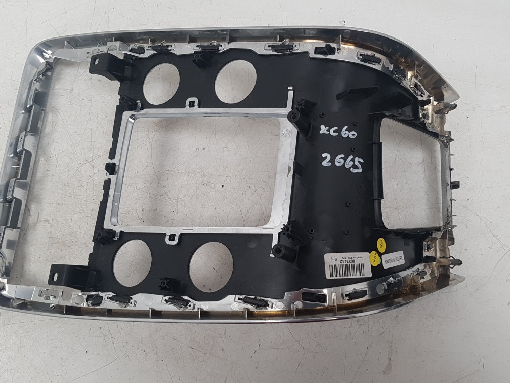 2010 - 2014 Volvo V60  Estate CENTRE PANEL TRIM 8632432