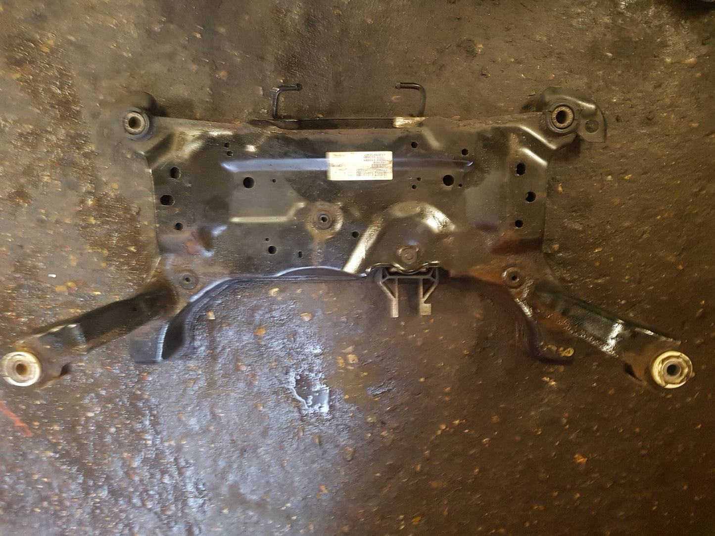 2013 - 2016 Volvo V40 III 525 Hatchback Front Subframe TO33A