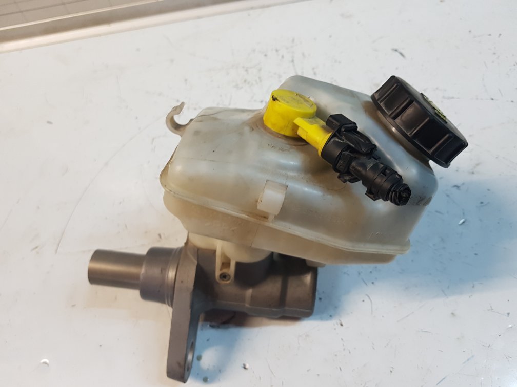 2010 - 2012 Saab 95  Saloon Brake Master Cylinder 41550110