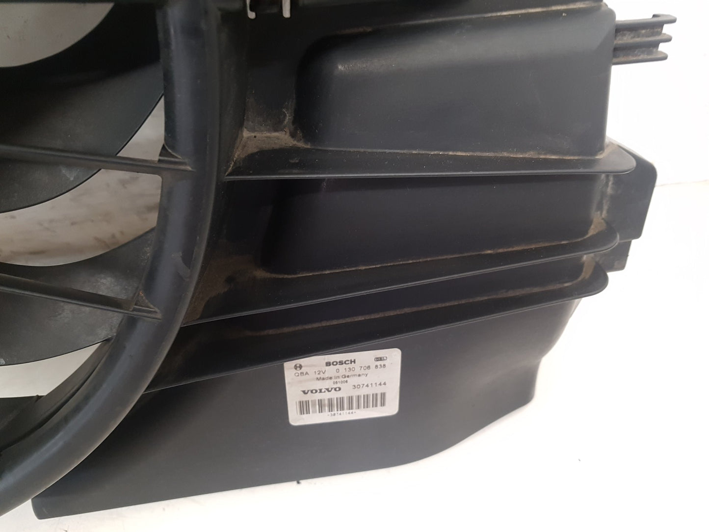 2000 - 2007 Volvo XC70  Estate RADIATOR FAN & COWLING (A/C CAR) 30741144