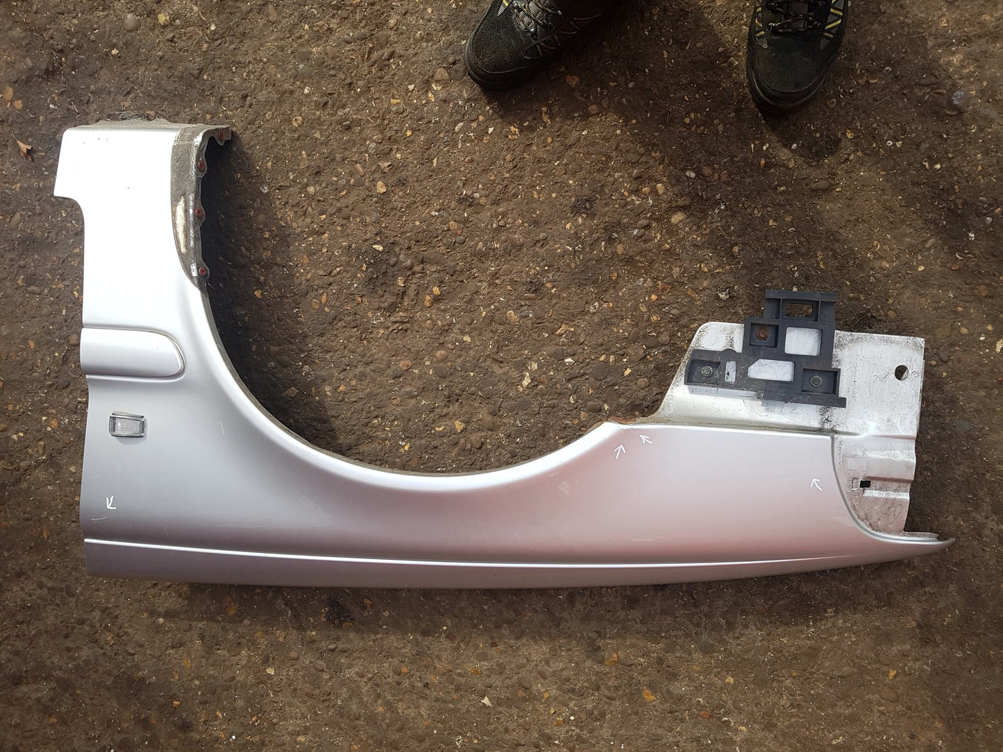 2000 - 2005 Volvo C70  Convertible Left Front Guard 9474499