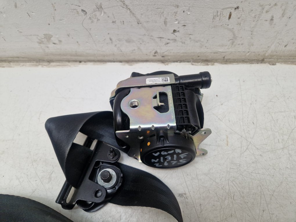 2012 - 2017 Volvo V40  Hatchback Left Front Seat Belt 31418480