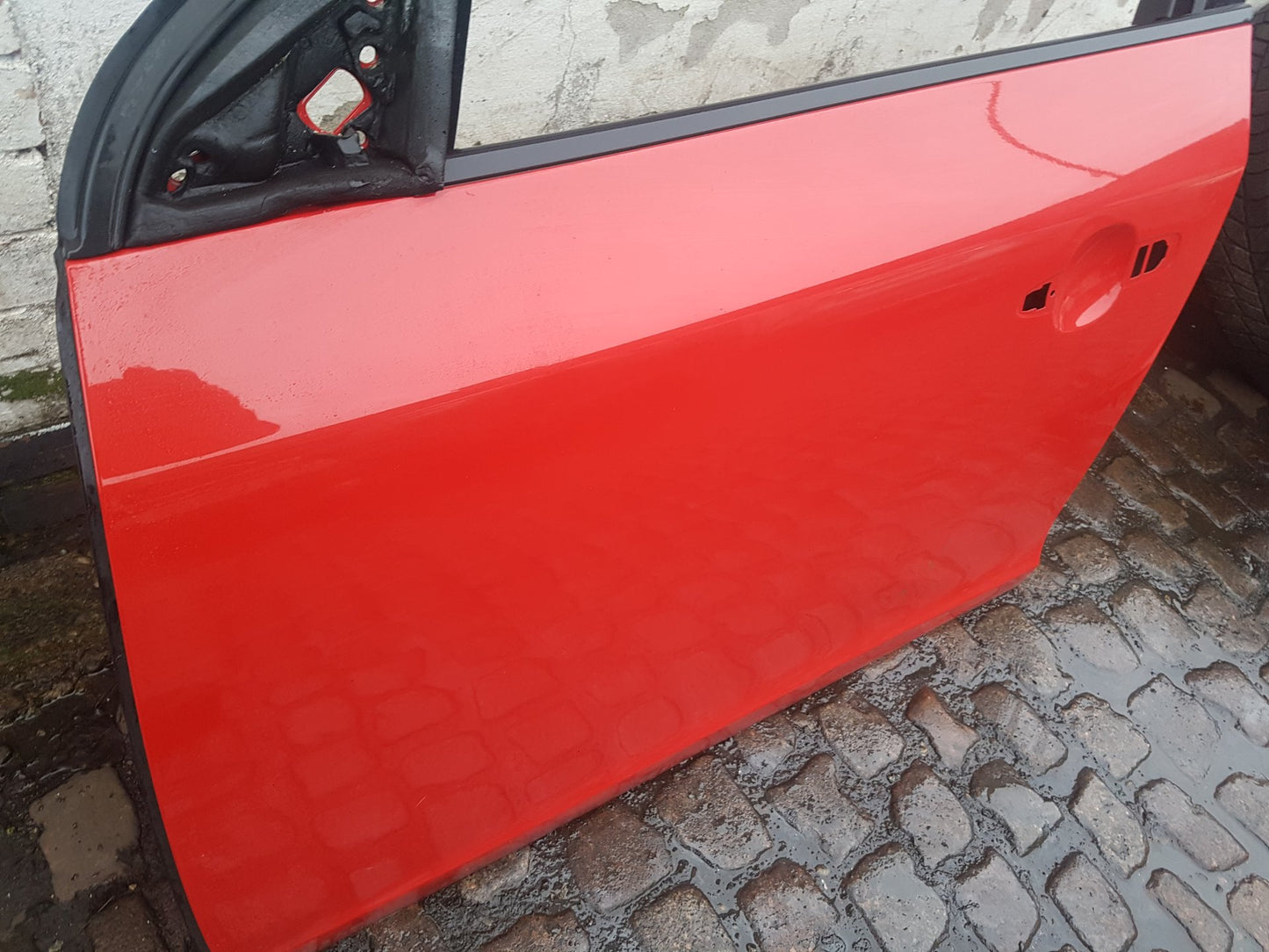 2011 - 2014 Volvo V60 I 155 Estate DOOR - BARE (FRONT PASSENGER SIDE)