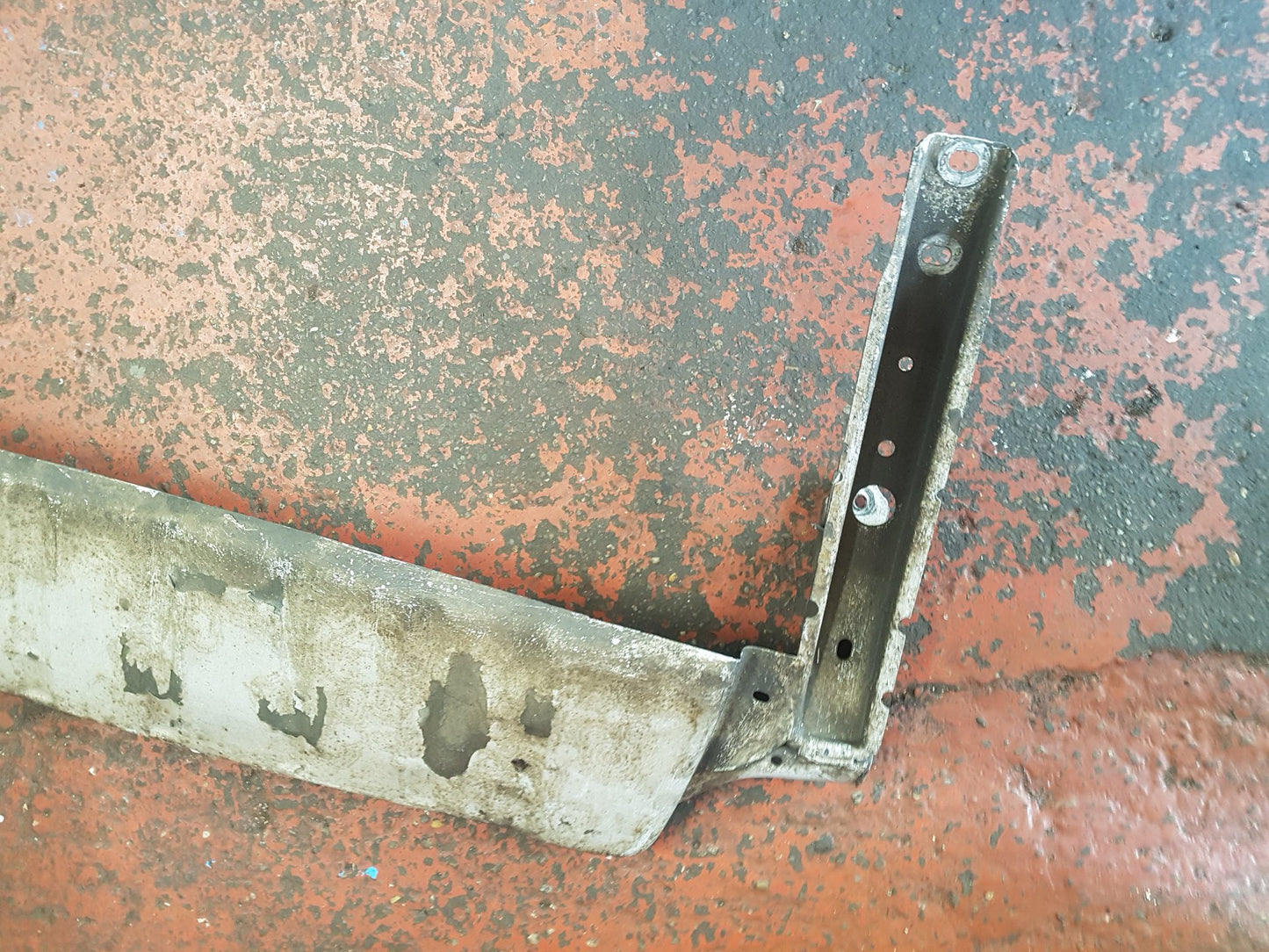 2004 Volvo XC90  Estate Front Bumper Under Tray