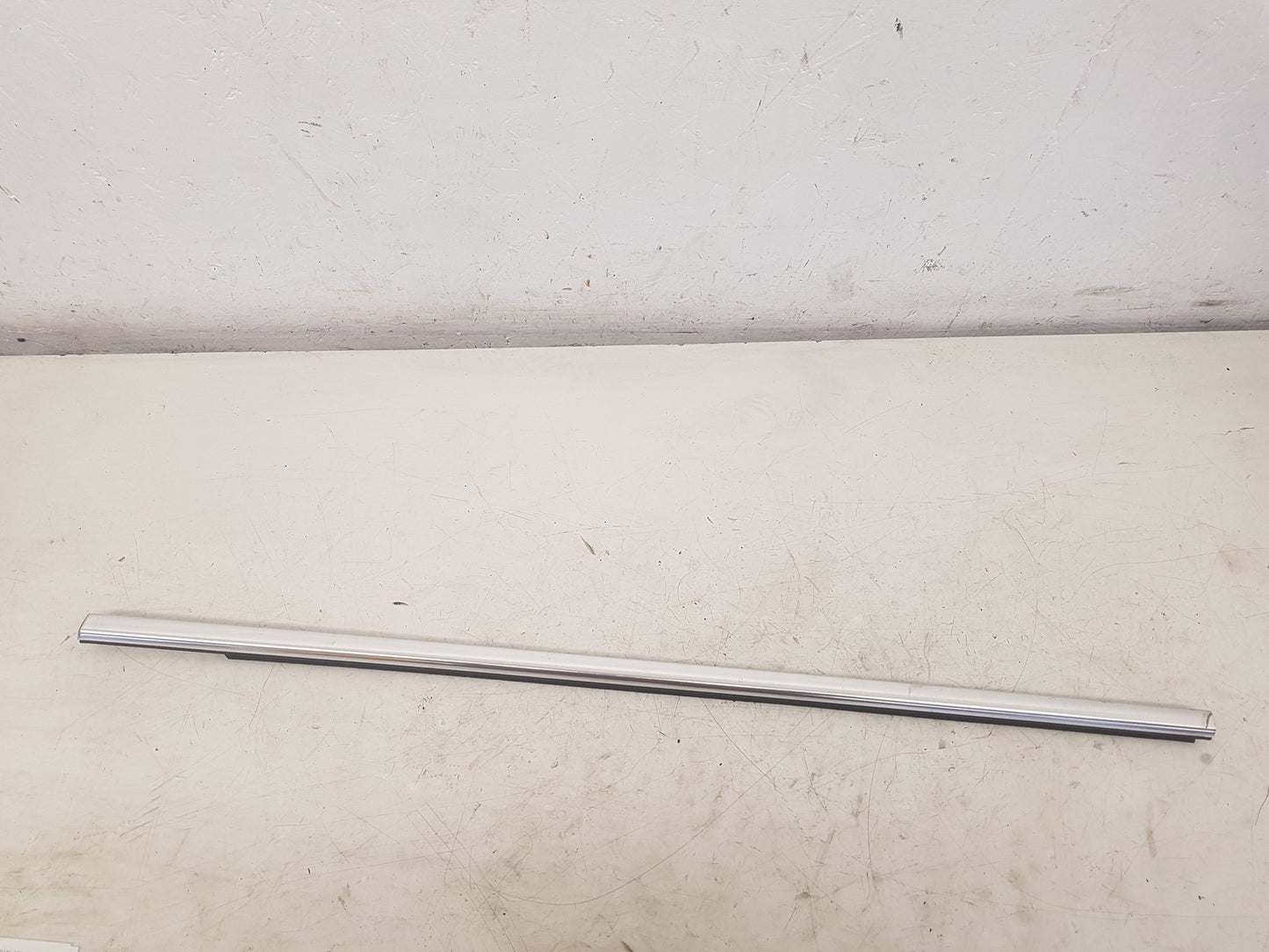 2010 - 2012 Saab 9-5  Saloon CHROME DOOR TRIM PASSENGER FRONT 12776421