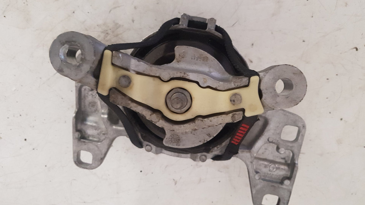 2015 - 2019 Volvo V40 Cross Country  Hatchback Engine Mount 326F09