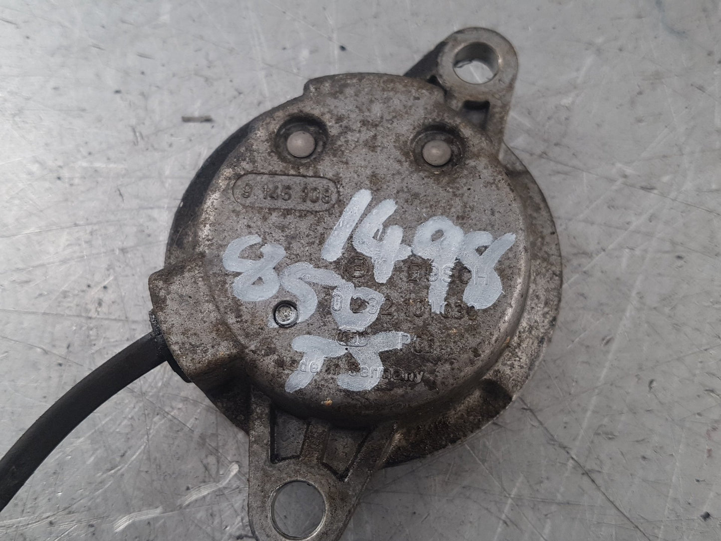 1993 - 1996 Volvo 850  Saloon CAMSHAFT POSITION SENSOR 0 232 101 030