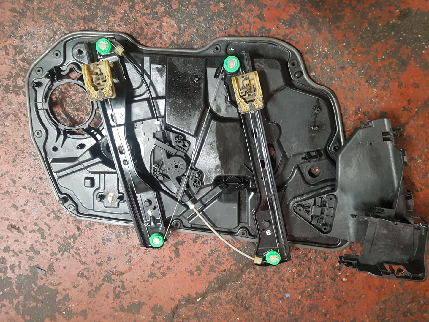 2011 - 2014 Volvo V60 I 155 Estate WINDOW REG (DRIVERS SIDE FRONT) 30784311