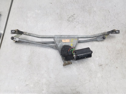 1987 - 1995 Volvo 480  Hatchback WIPER MOTOR (FRONT) & LINKAGE 412174