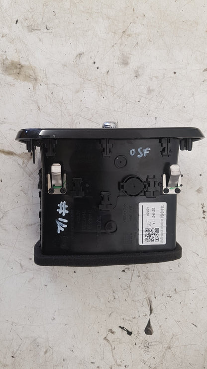 2017 - 2025 Volvo XC40 536 SUV Dash Vent 31442626
