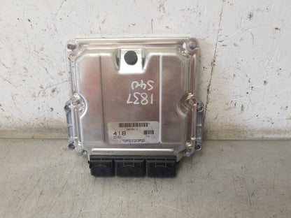 2001 - 2004 Volvo S40  Saloon Engine ECU 30630418