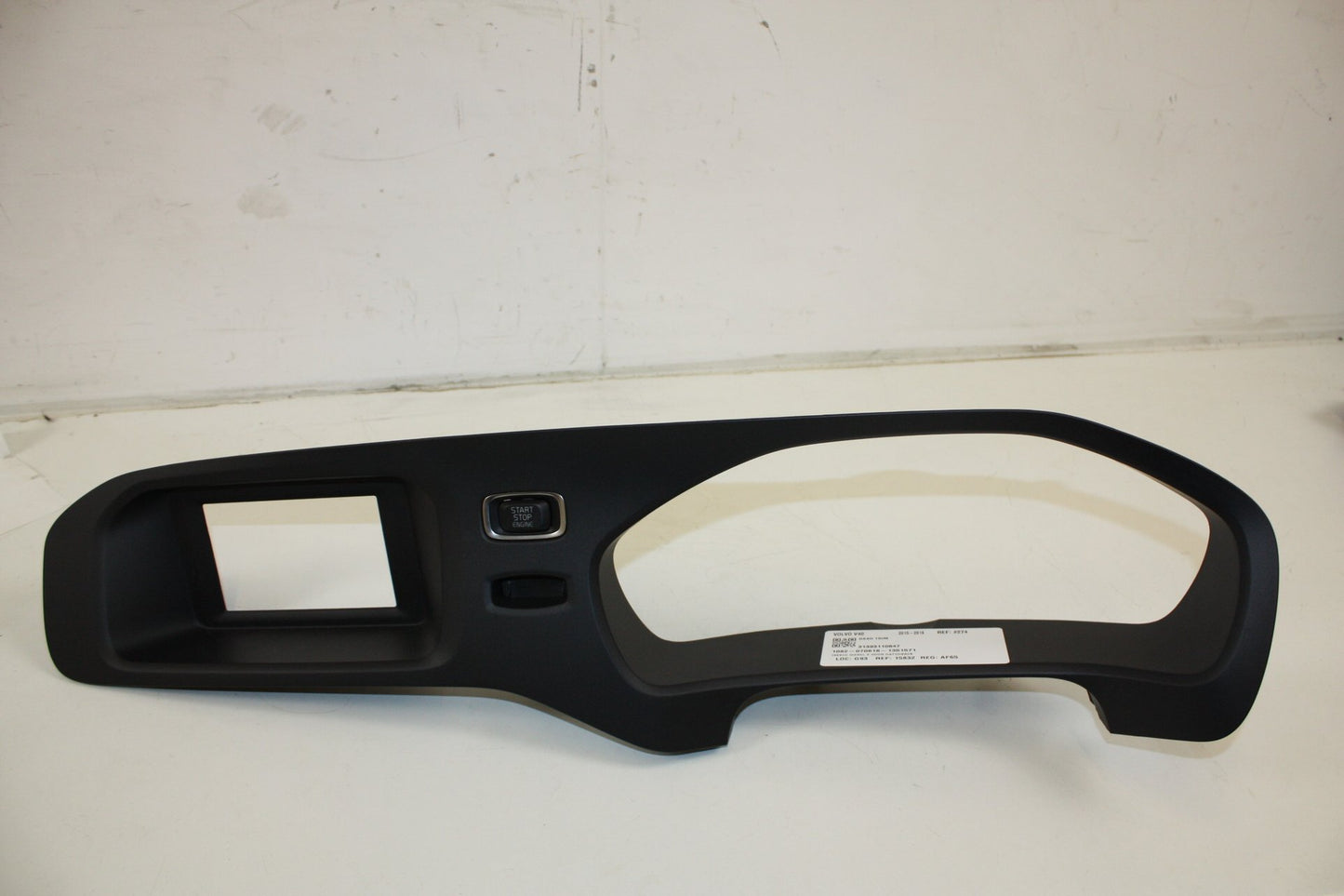 2014 - 2016 Volvo V40  Hatchback Dash Fascia Trim 31393110847