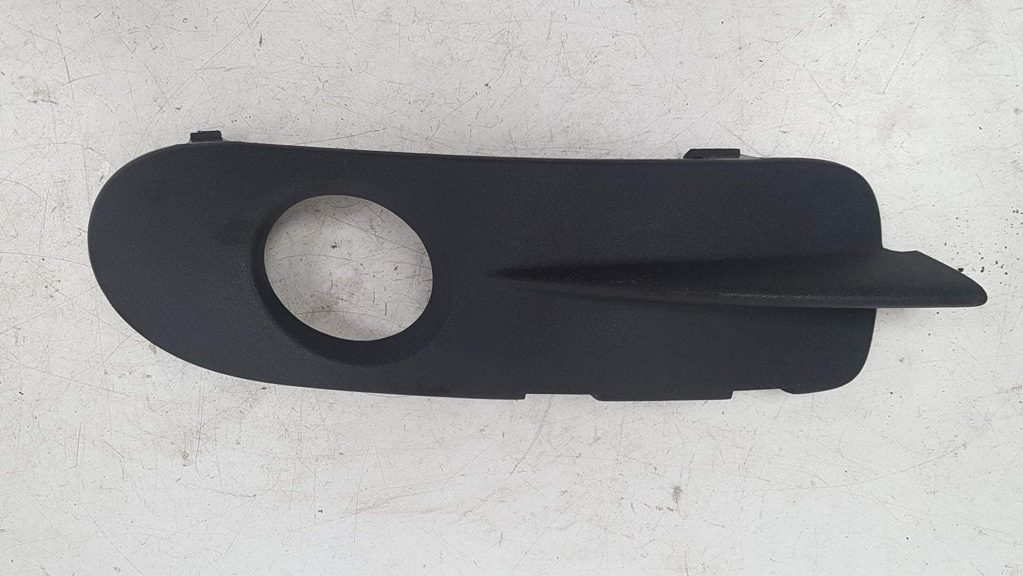 2006 - 2009 Volvo C70  Convertible Left Fog Light Cover 09466545