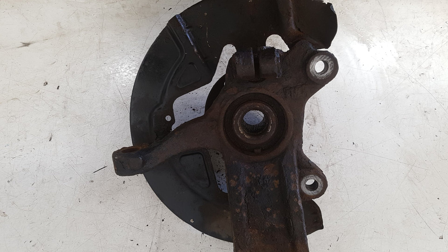 2010 Volvo XC70  Estate Right Front Hub Assembly