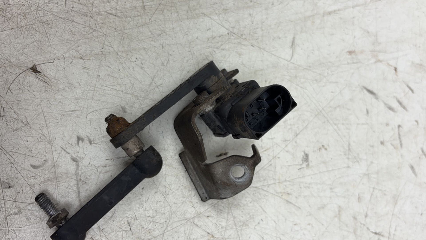 2017 - 2026 Volvo V60 II 225 Estate LEVEL SENSOR 32246992