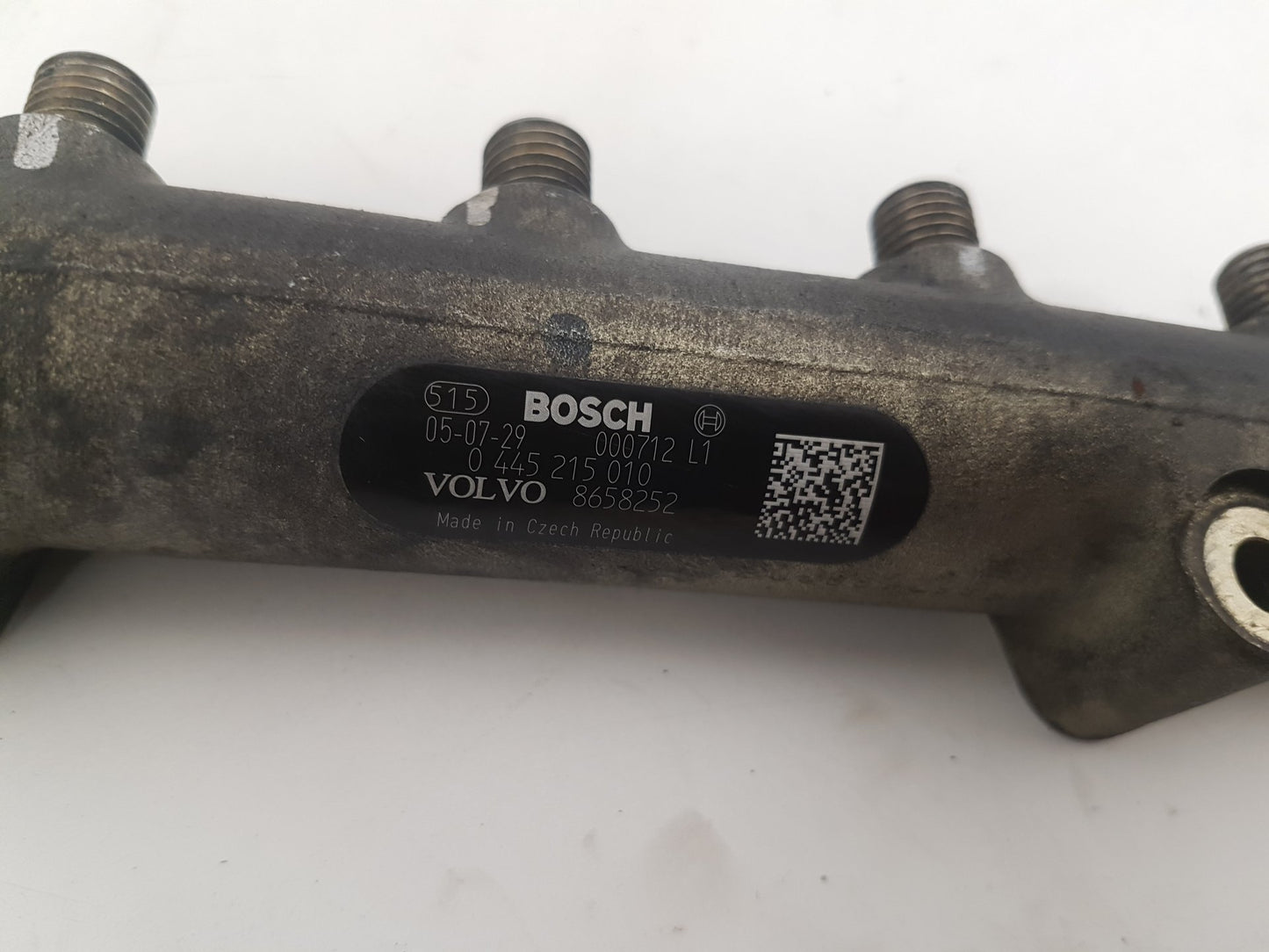 2002 - 2005 Volvo S60  Saloon Injection Rail 8658252