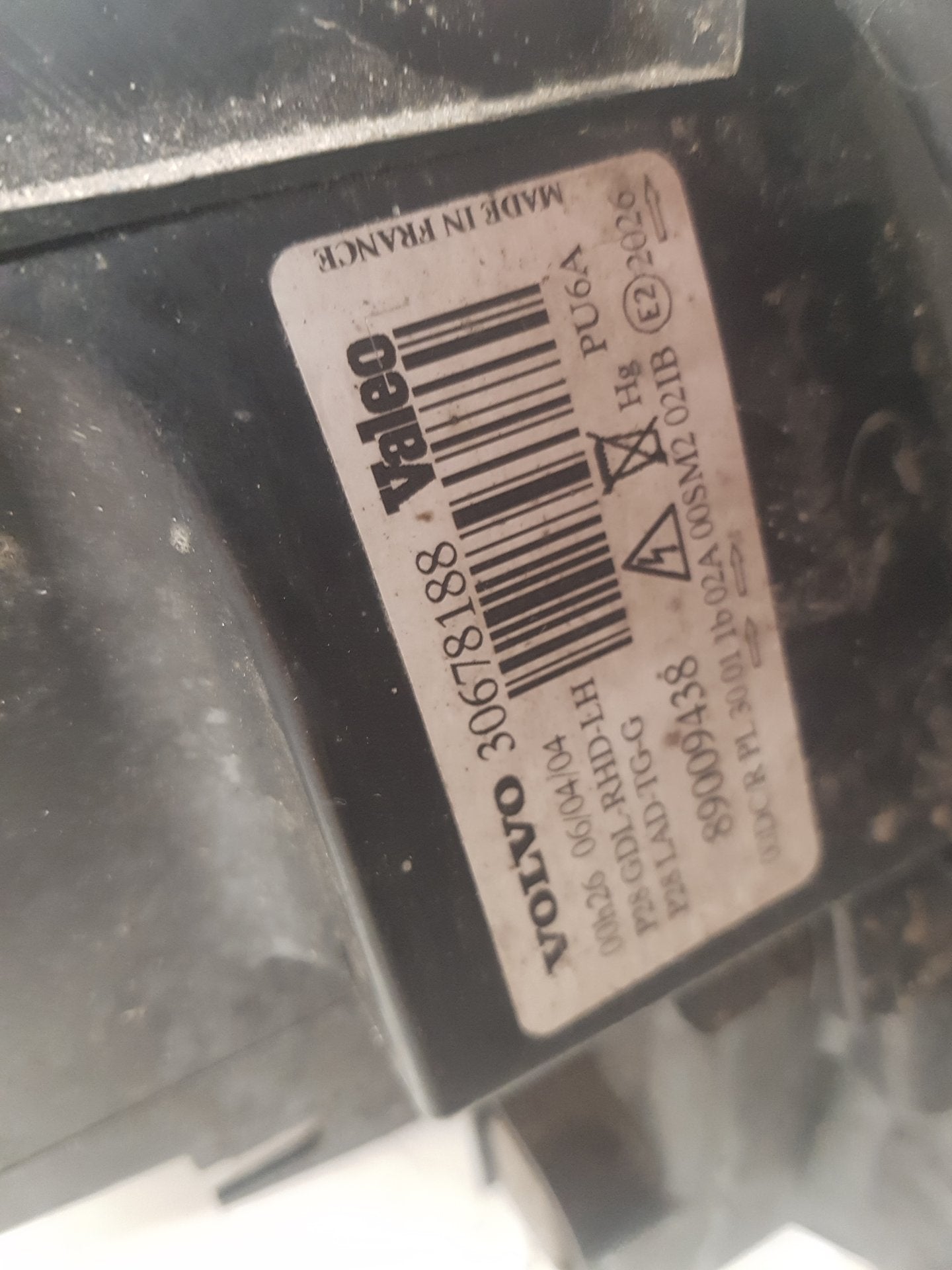 2002 - 2006 Volvo XC90  Estate Left Headlight 30678188