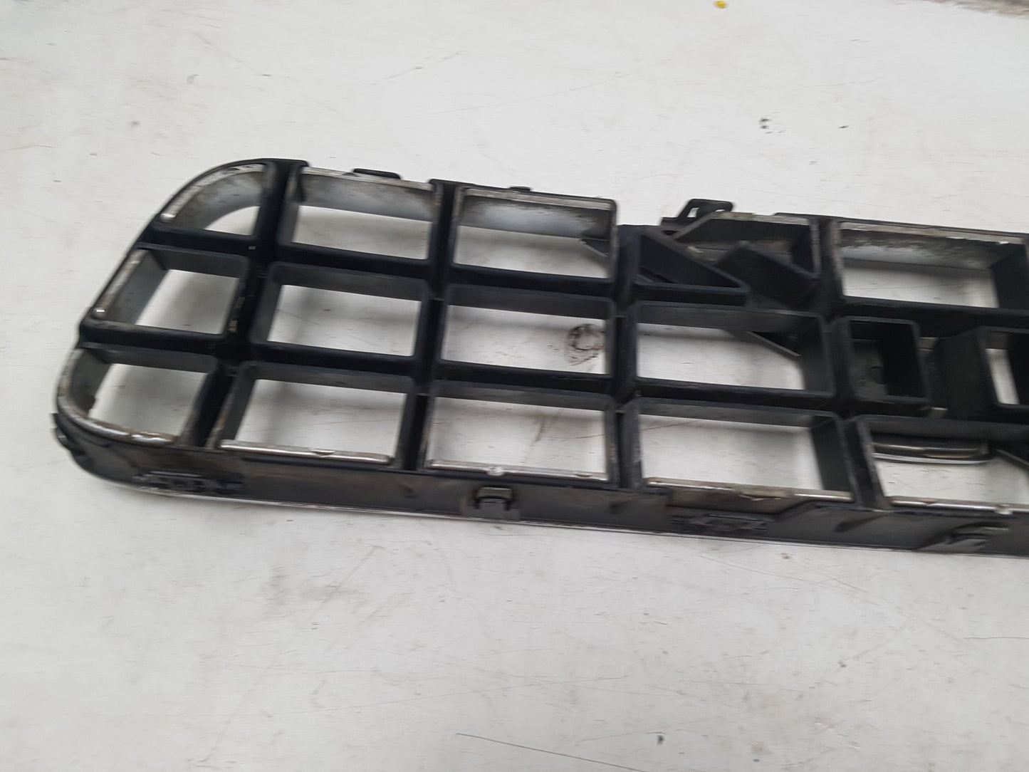 2007 Volvo C70  Convertible FRONT GRILL 08620343