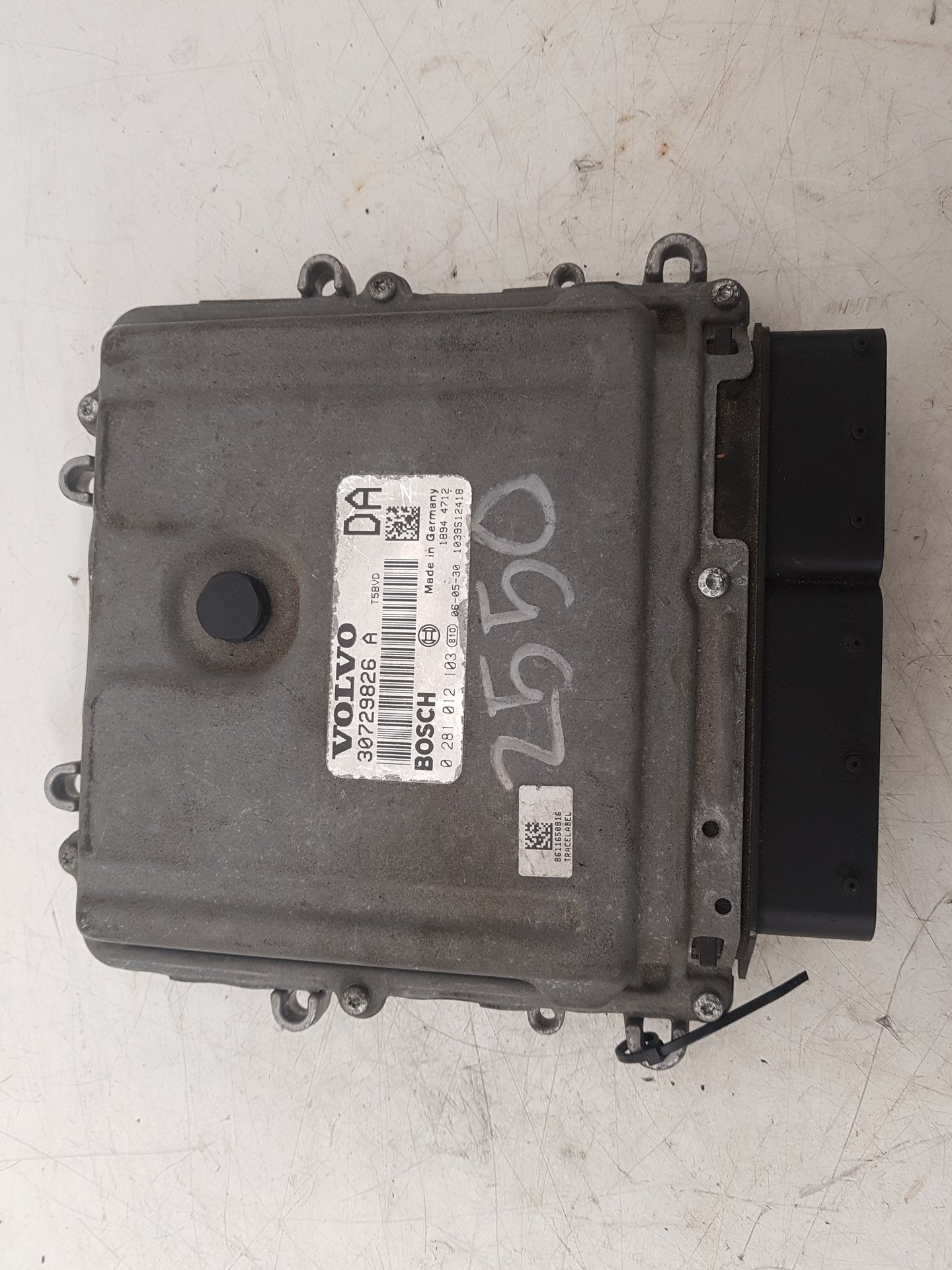 2004 - 2007 Volvo V70  Estate Engine ECU 30729826A