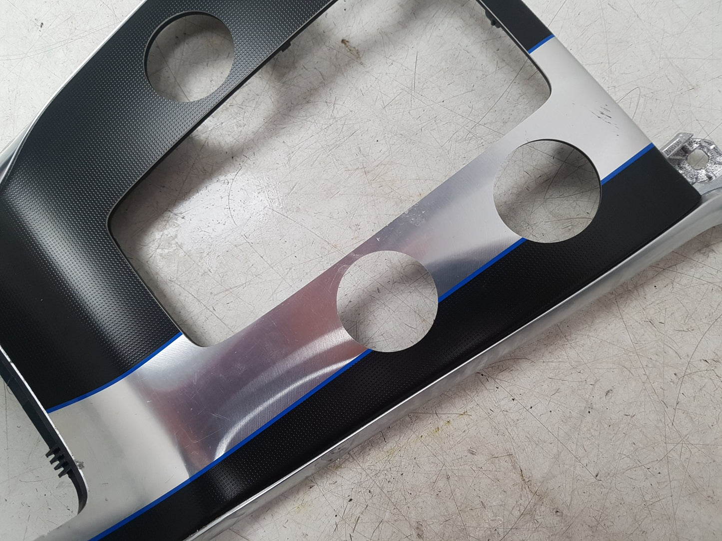 2012 - 2019 Volvo V40  Hatchback Centre Console 31348296