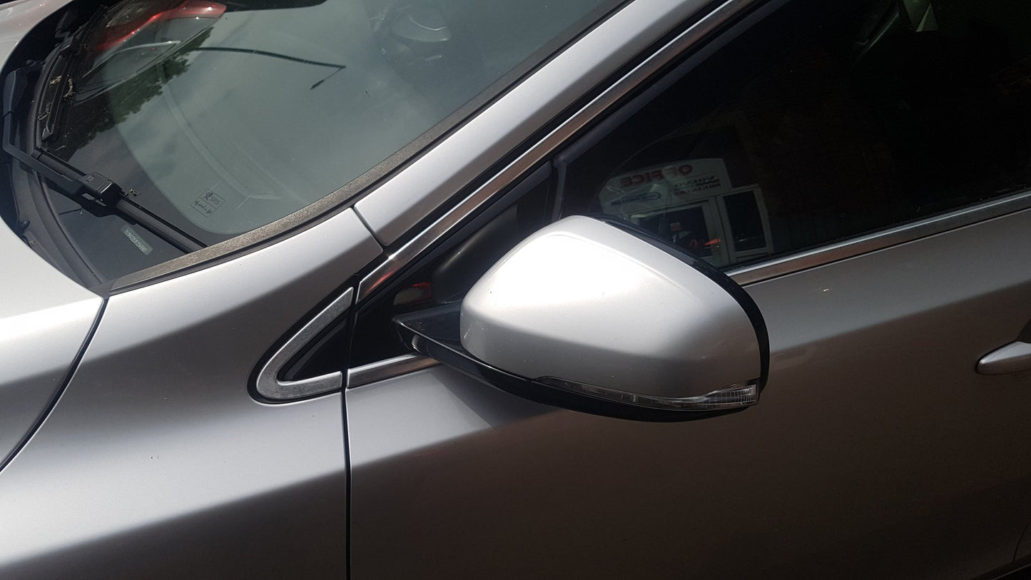 2015 Volvo V40 525, 526 Hatchback Petrol