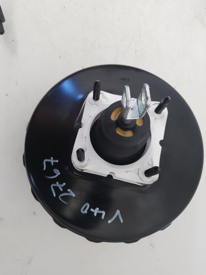 2015 - 2019 Volvo V40 Cross Country  Hatchback Brake Booster 31381635