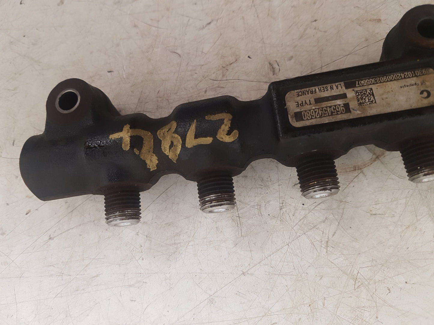2006 - 2012 Volvo C30  Hatchback Injection Rail 9654592680