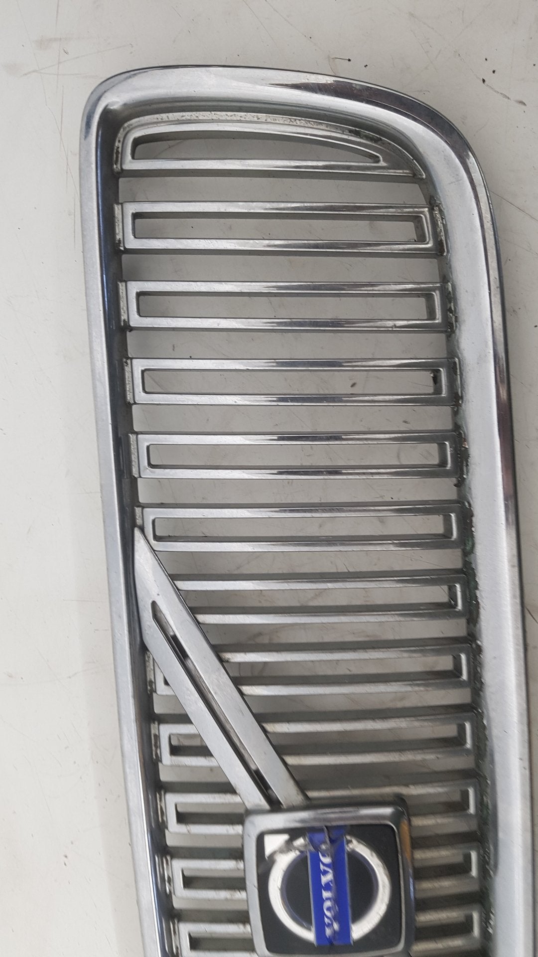 2005 - 2008 Volvo V70  Estate FRONT GRILL 08693346