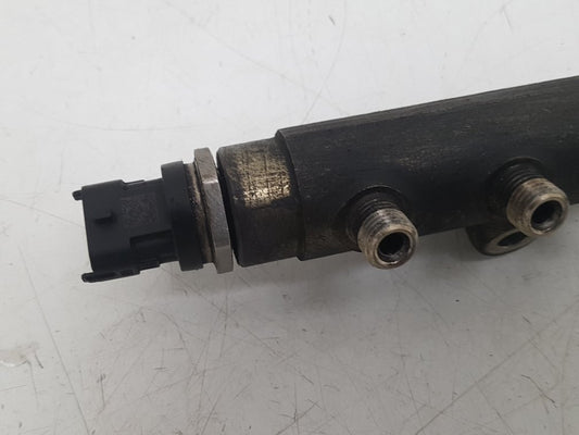 2003 - 2006 Volvo XC90  Estate Injection Rail 30757146