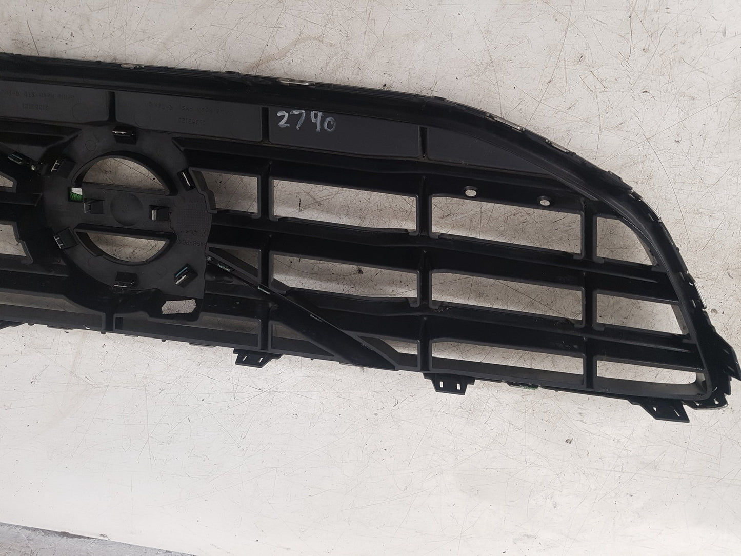 2013 - 2016 Volvo V40 III 525 Hatchback Bumper Grille 31353120