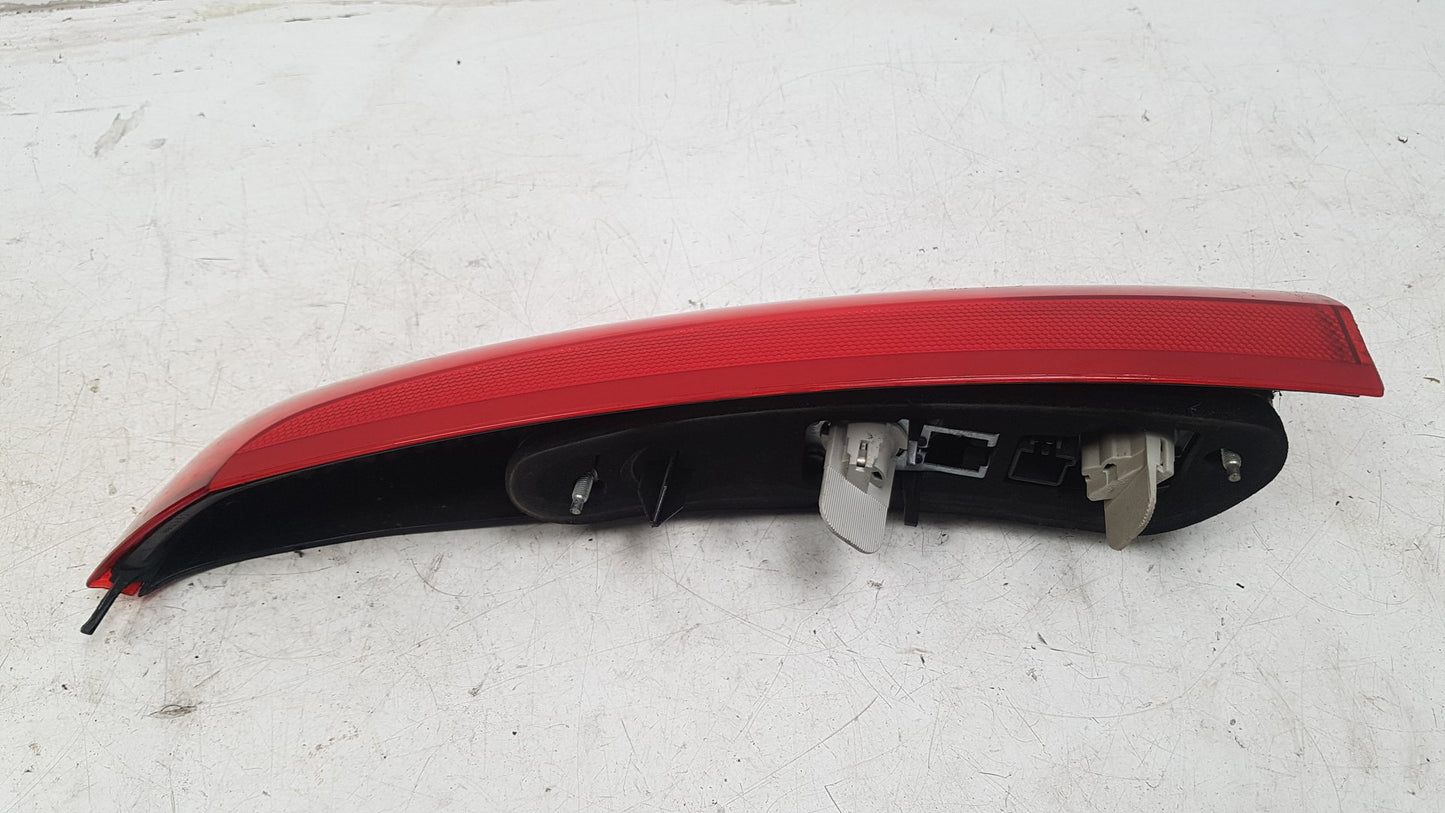 2005 Volvo V70  Estate REAR/TAIL LIGHT UPPER (PASSENGER SIDE) 30655374