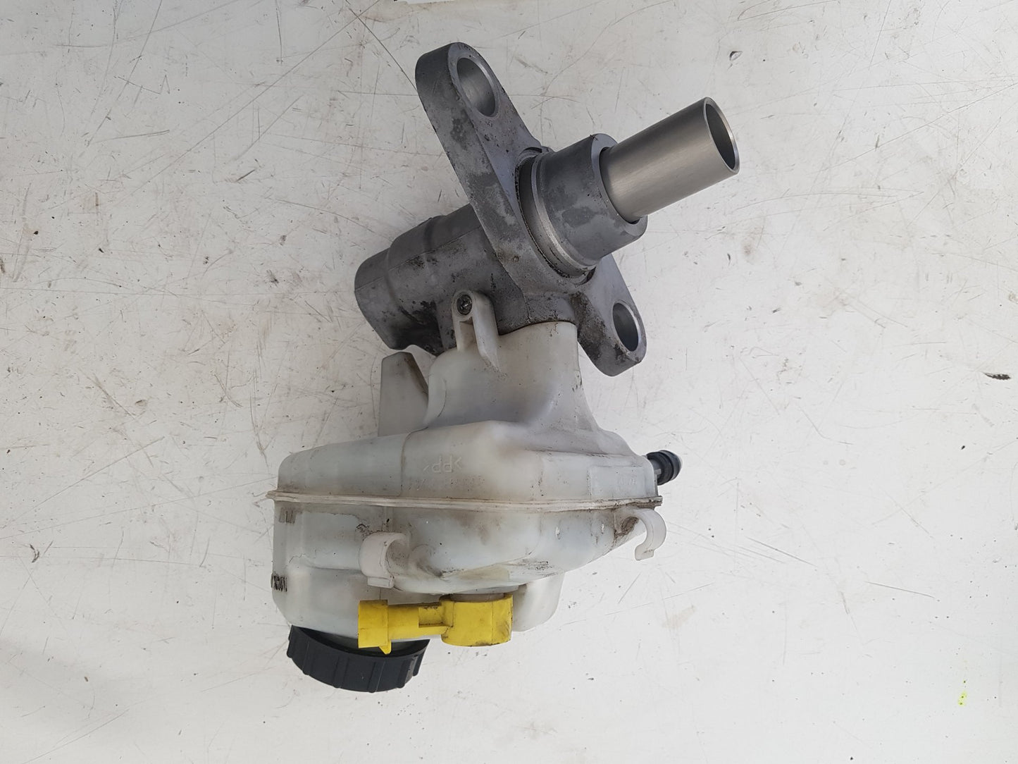 2010 - 2012 Saab 9-5  Saloon BRAKE FLUID RESERVOIR AND MASTER CYLINDER 4155 0110 24