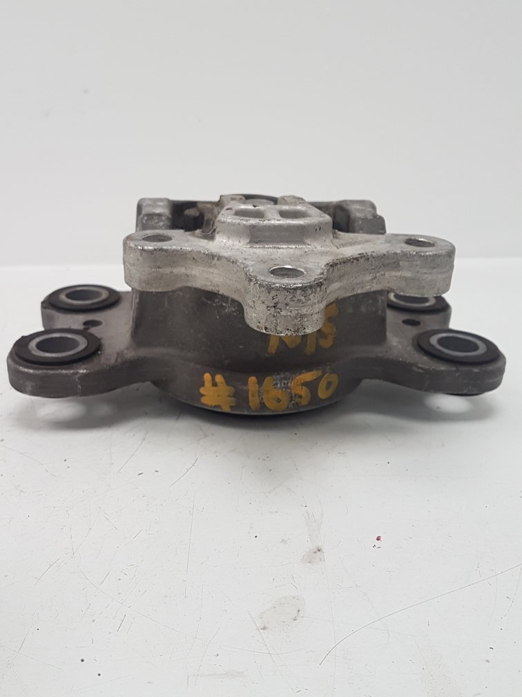 2011 - 2015 Volvo V60   Bottom Engine Mount 31262710