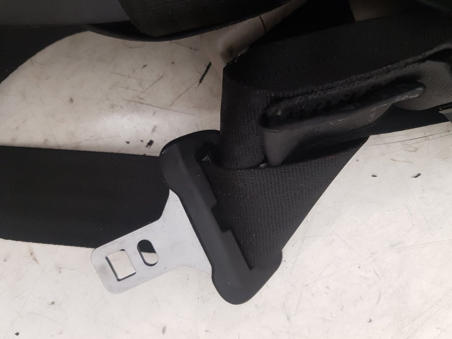 2008 - 2016 Volvo XC70 III 136 Estate Right Front Seat Belt 39811480