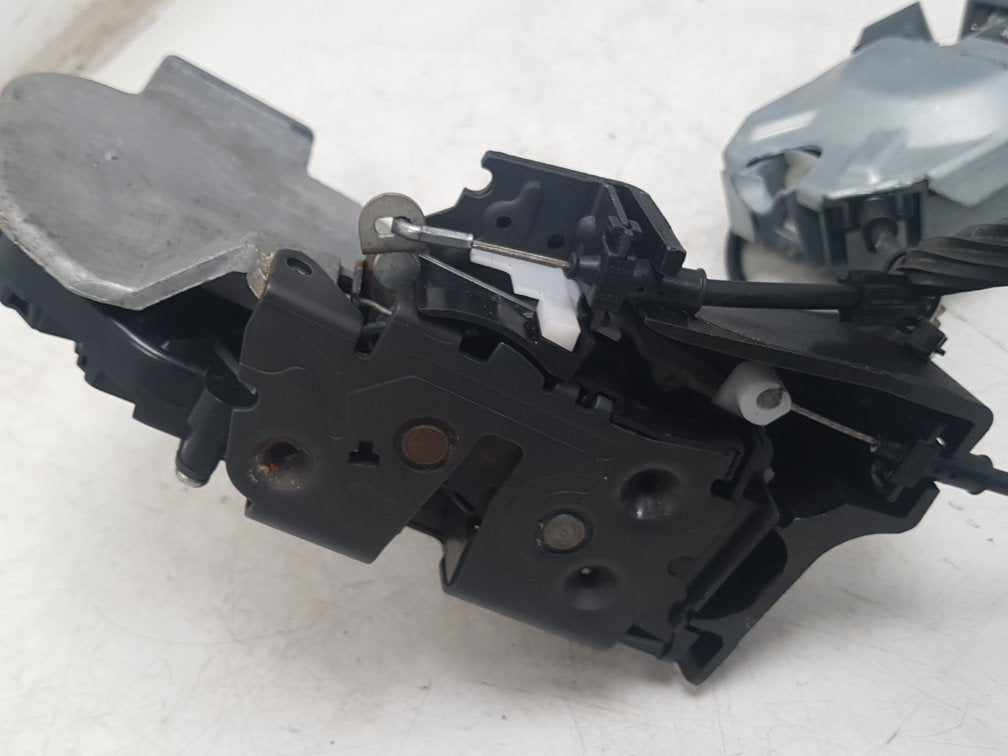 2006 - 2012 Volvo C70  Convertible Left Front Door Lock Actuator 30632850