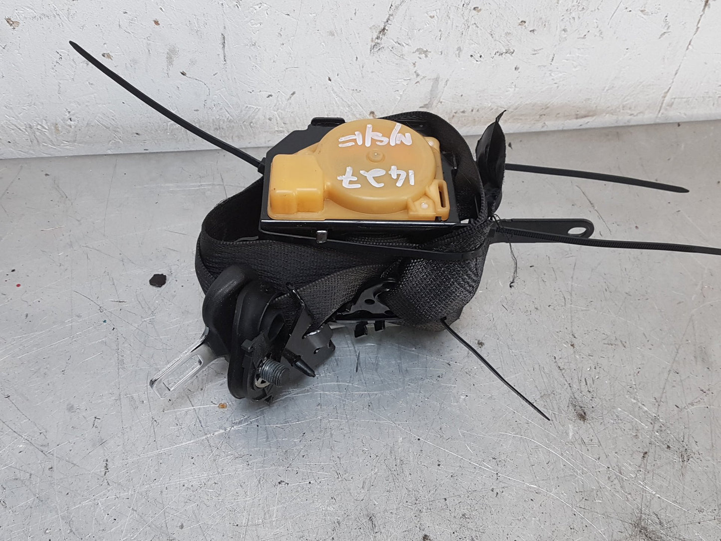 2010 - 2012 Saab 95  Saloon Left Front Seat Belt 12848365