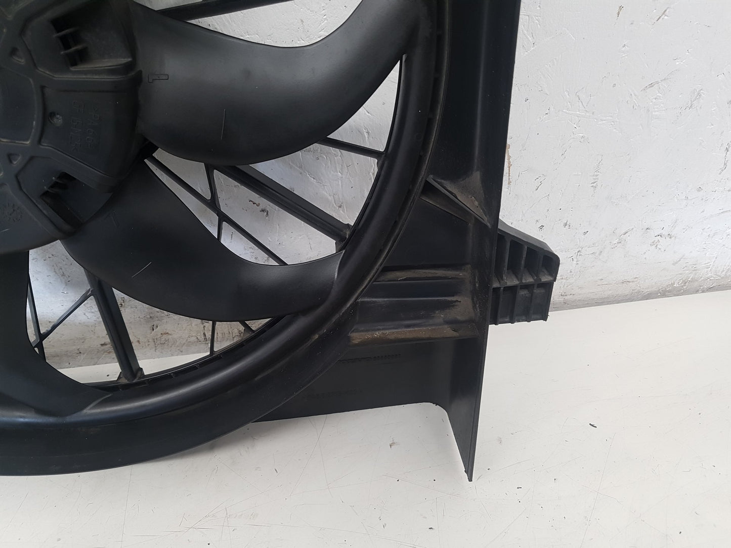 2002 - 2006 Volvo XC90  Estate RADIATOR FAN & COWLING (A/C CAR) 3137229010