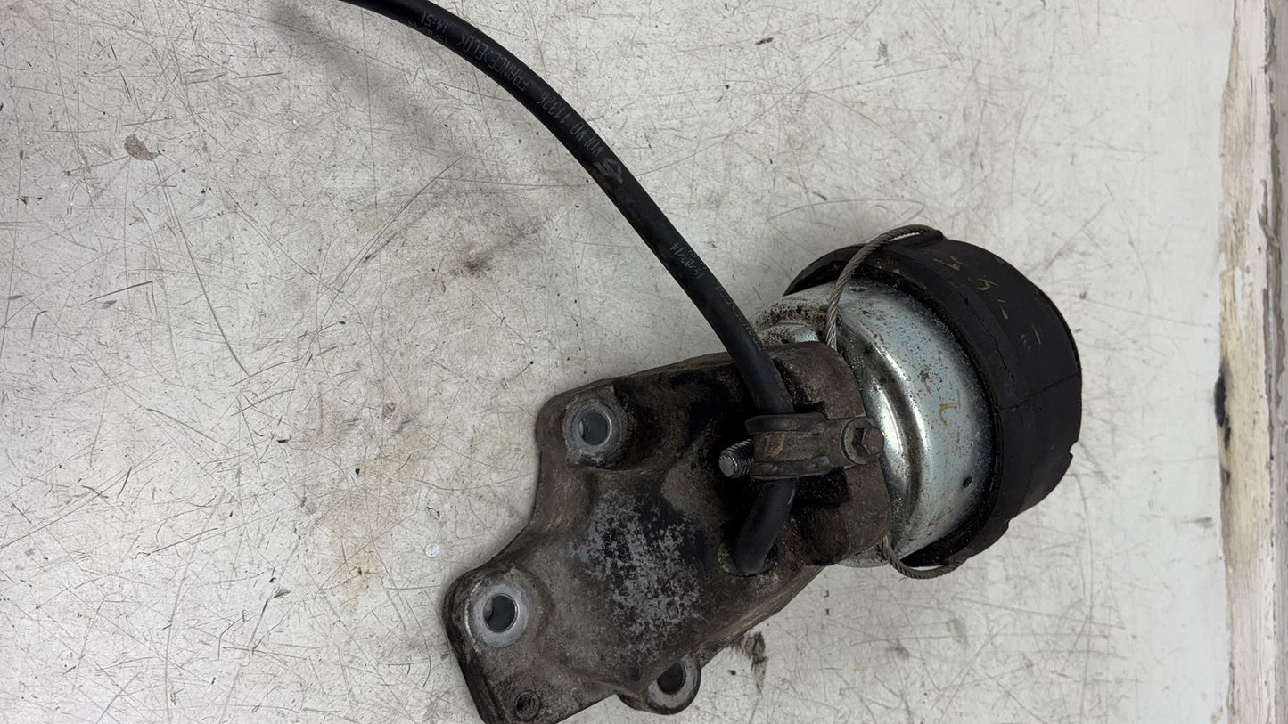 2011 - 2014 Volvo XC90  Estate ENGINE MOUNT (FRONT)