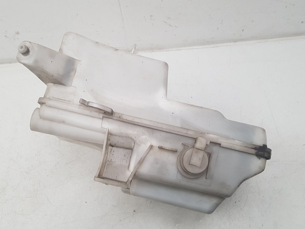2012 - 2016 Volvo V40  Hatchback WASHER BOTTLE & MOTOR 31276094