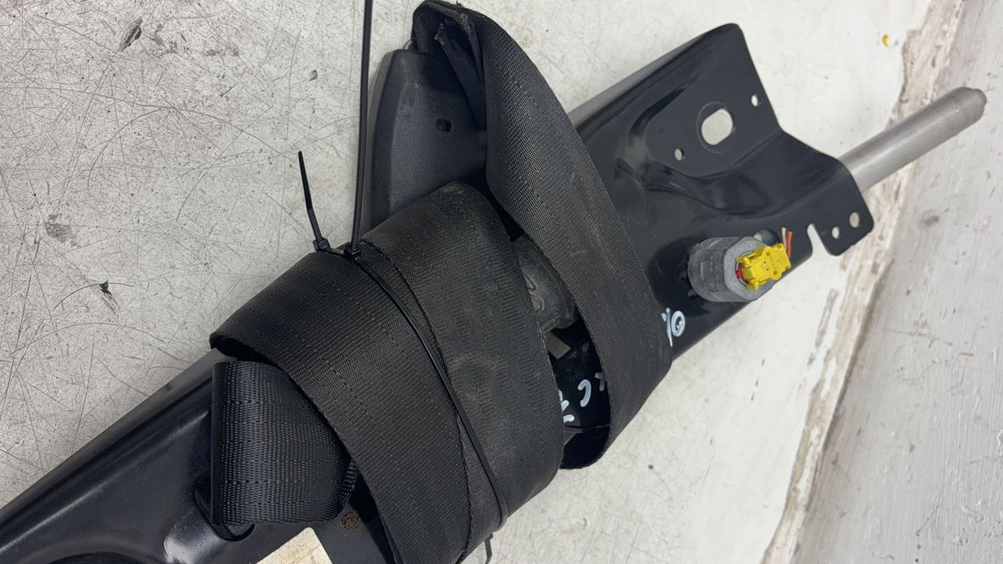 2010 Volvo XC70  Estate Right Front Seat Belt 39865060