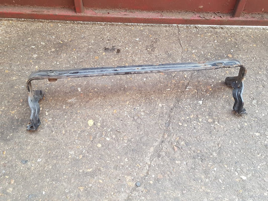 2012 - 2016 Volvo V40  Hatchback Radiator Support Bracket 31293957