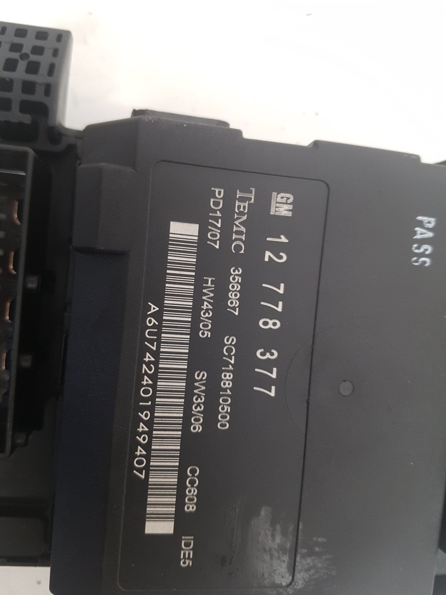 2005 - 2015 Saab 9-3  Estate Engine Fuse Box 460023260