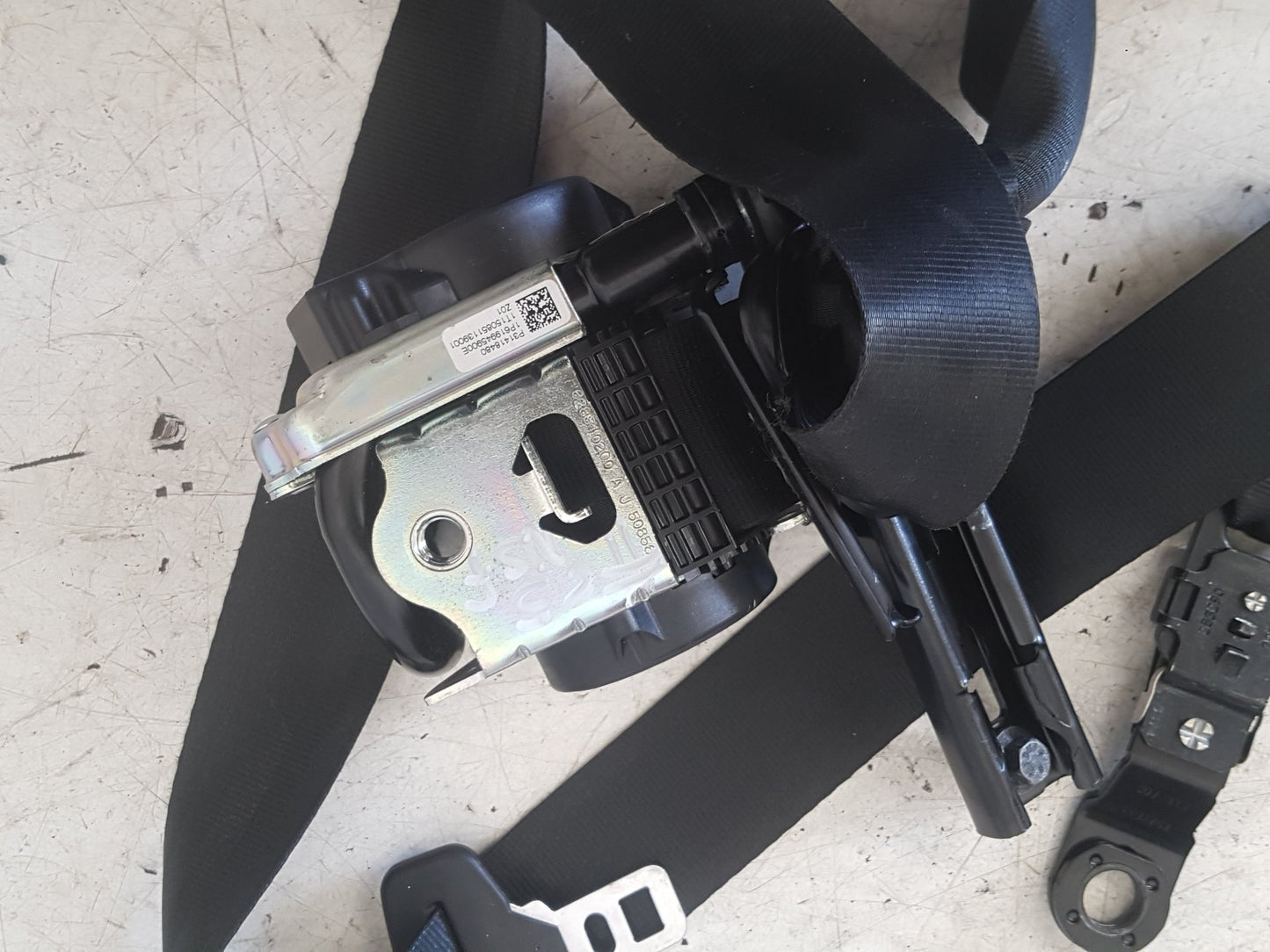 2015 Volvo V40 525, 526 Hatchback Left Front Seat Belt 31418480 VRAC Grade A