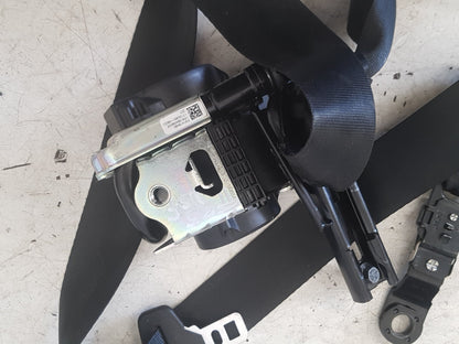 2015 Volvo V40 525, 526 Hatchback Left Front Seat Belt 31418480 VRAC Grade A