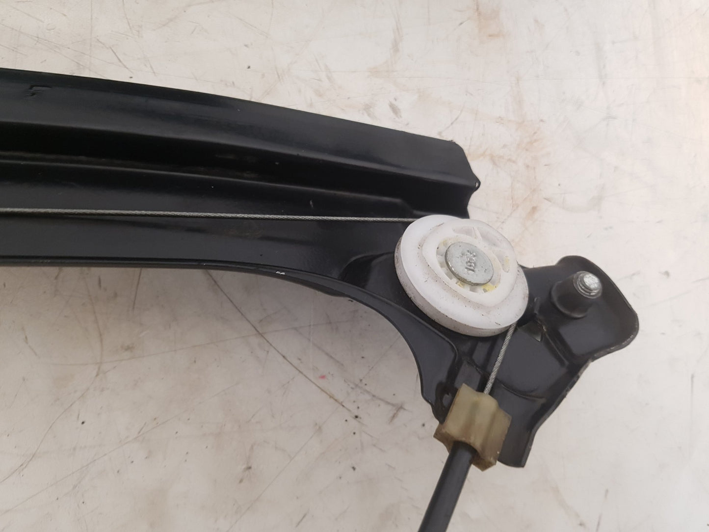2007 - 2013 Volvo C70  Convertible WINDOW REGULATOR/MECH ELECTRIC  (FRONT PASSENGER SIDE) 30633660