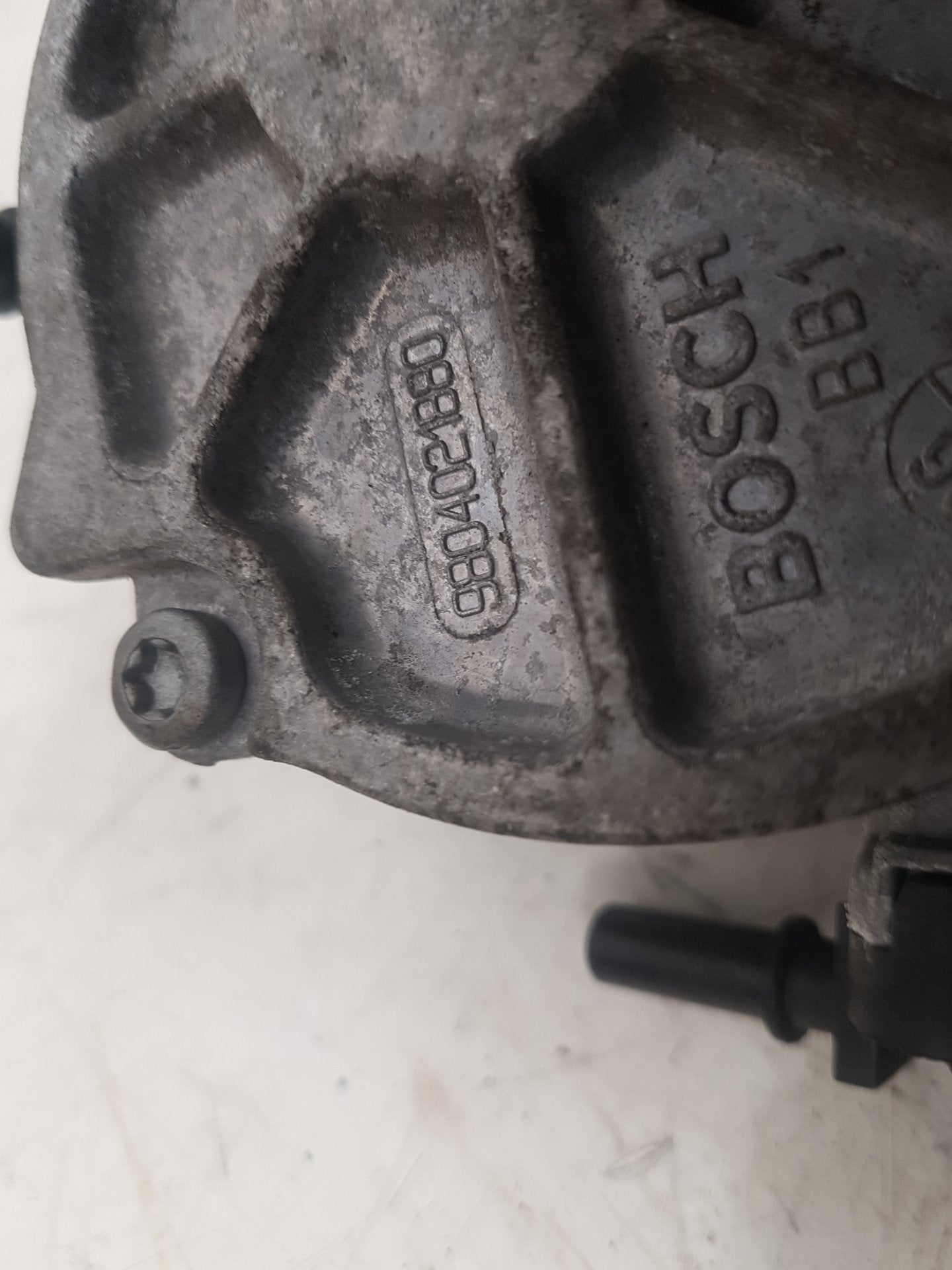 2012 - 2016 Volvo V40  Hatchback Vacuum/Air Pump 9804021880
