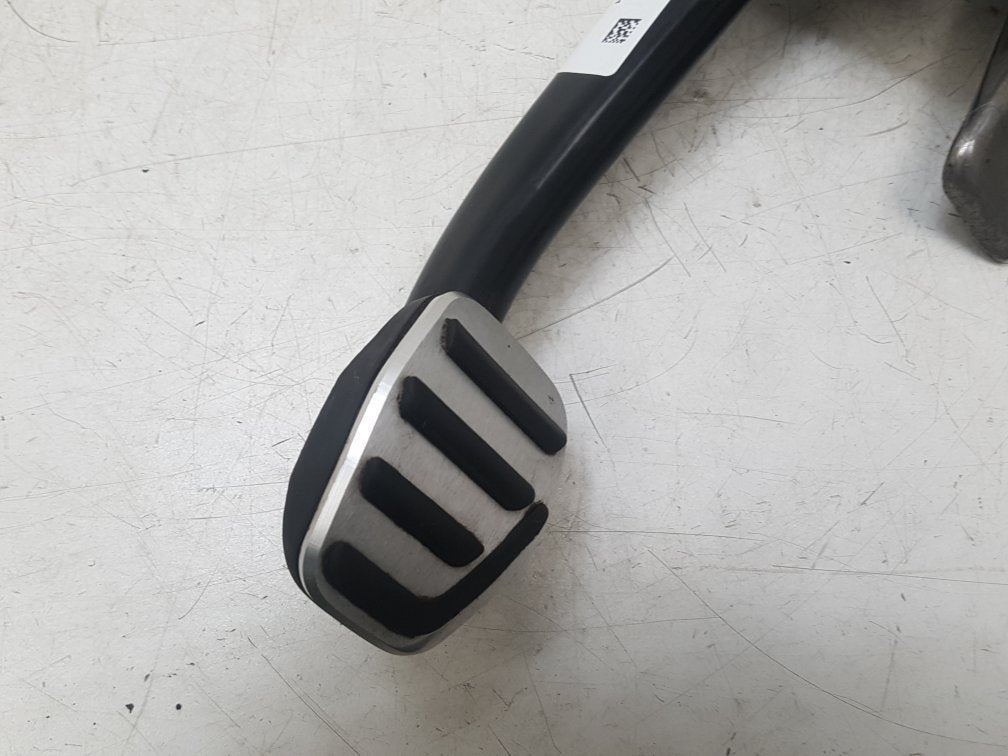 2004 - 2013 Volvo C30  Hatchback Brake Pedal 31381340